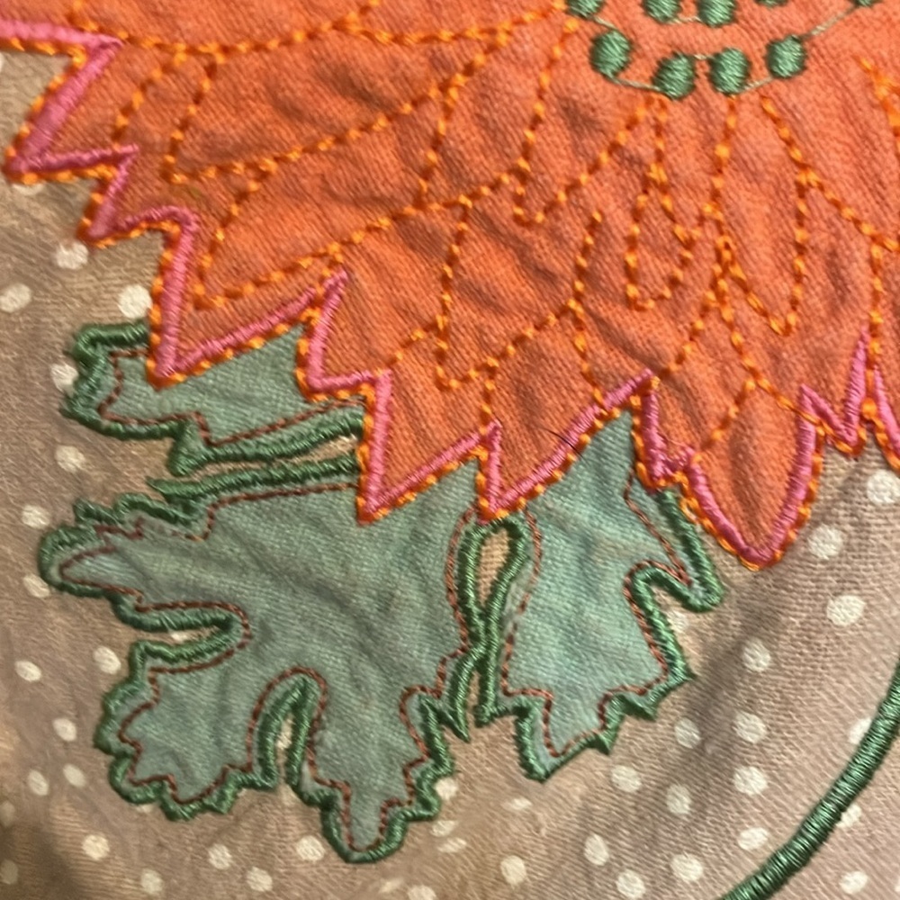 🌈 Cotton applique floral apron prairie style with Rick a rack and hand stitching - Picture 5 of 6